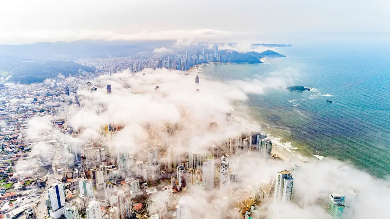锦州工业企业除尘设备选型指南：滤筒式与布袋式除尘器性能对比分析